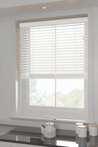 Venetian-Blinds-2-qcc3edfziywqxq6wj8hey4e0zhhqwpdtxzoc733rnc