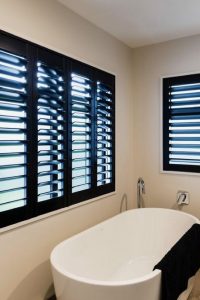 plantation-shutters-2-qcc3kfijkj79r9e55uqv0lcysvmwihfk3z0zja4fjs